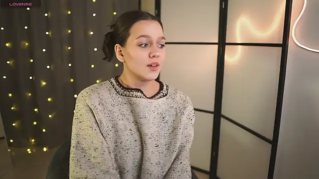 Addelin Moon online show from January 2025 04:21:01 PM