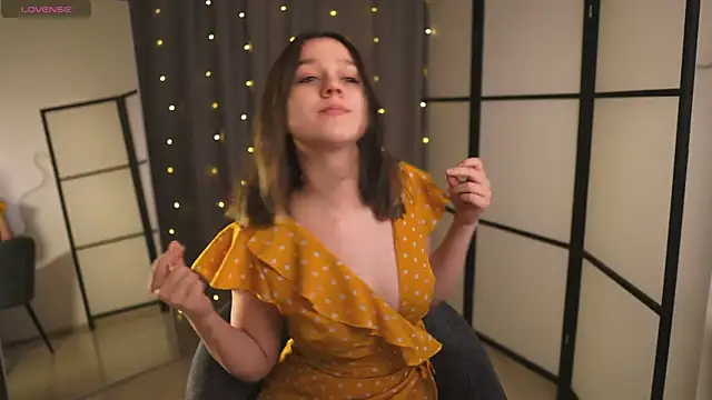 Addelin Moon online show from February 2025 04:22:01 PM