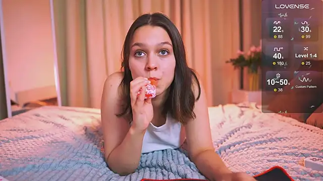 Addelin Moon online show from February 2025 04:02:01 PM