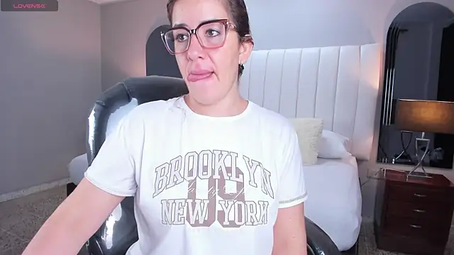 vanity sex online show from October 2025 11:44:01 AM