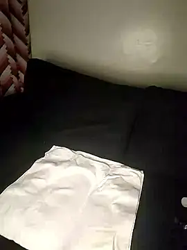 Snapshot of KikiLovesD chatting on January 2026 08:52:01 AM KikiLovesD online show from January 2026 08:52:01 AM