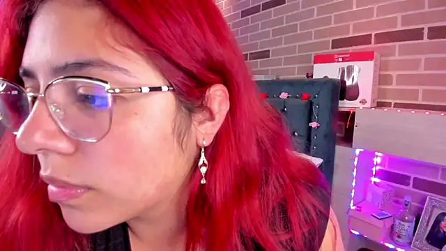 Rousse Collinss online show from December 2024 02:58:02 AM