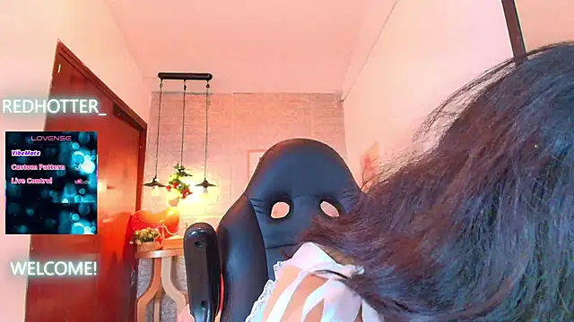 Snapshot of REDHOTTER_ chatting on March 2025 11:14:01 PM REDHOTTER online show from March 2025 11:14:01 PM