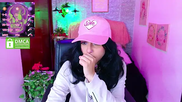 Snapshot of REDHOTTER_ chatting on September 2025 08:01:02 PM REDHOTTER online show from September 2025 08:01:02 PM