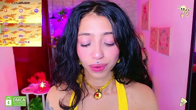 Snapshot of REDHOTTER_ chatting on November 2025 08:19:01 PM REDHOTTER online show from November 2025 08:19:01 PM