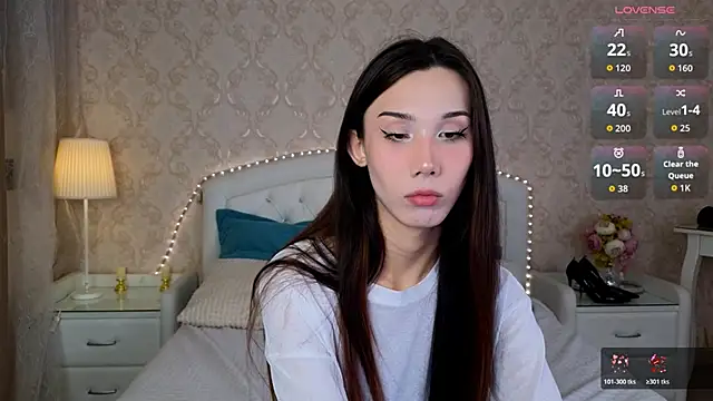 Kaia Sunshine Mia online show from November 2025 09:43:01 AM