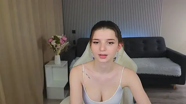 Snapshot of sofia__home chatting on November 2025 04:31:02 PM sofia home online show from November 2025 04:31:02 PM