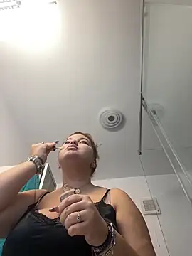 AllysonK online show from January 2025 09:32:01 AM