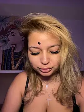 AllysonK online show from November 2025 05:44:02 PM