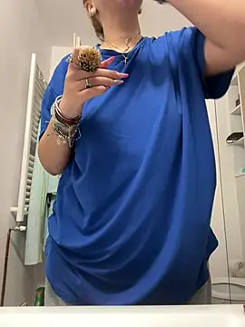 Snapshot of AllysonK chatting on February 2026 01:29:02 PM AllysonK online show from February 2026 01:29:02 PM