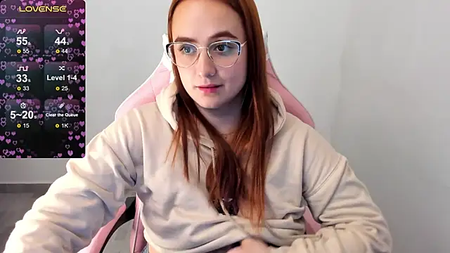 maryluna95 online show from December 2024 04:12:02 AM