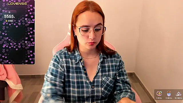 maryluna95 online show from December 2024 01:18:02 AM