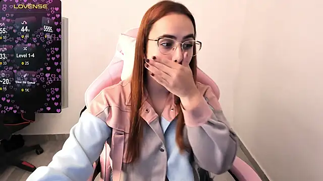 maryluna95 online show from January 2025 11:56:02 PM