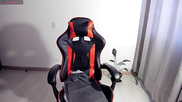 maryluna95 online show from April 2026 09:39:33 PM