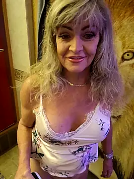 annika lately online show from October 2025 03:28:01 AM