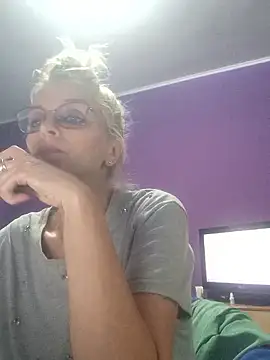 BritneyHudson online show from September 2025 03:47:02 PM