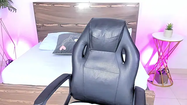 ivette bocelly online show from February 2025 07:41:01 PM