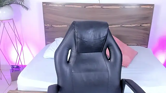 ivette bocelly online show from February 2025 10:17:02 PM