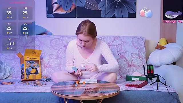 D0nna  online show from September 2025 07:41:02 PM