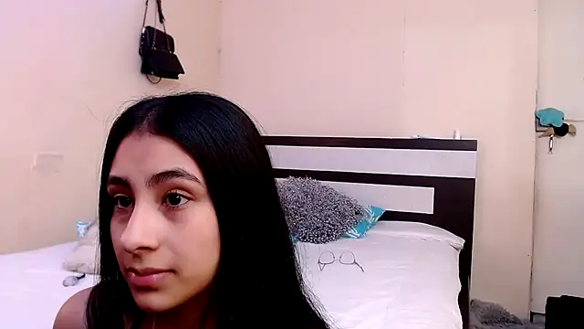 Snapshot of chika_hellar chatting on September 2025 10:10:01 PM chika hellar online show from September 2025 10:10:01 PM