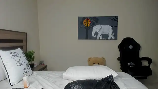 Renee-18 online show from March 2025 09:59:01 PM