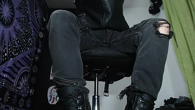 Dicaprioo  online show from December 2024 02:01:02 AM