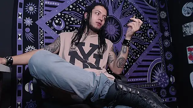 Dicaprioo  online show from January 2025 12:43:02 AM