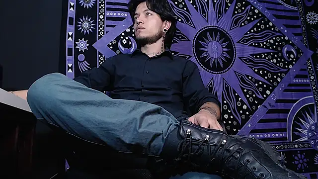 Dicaprioo  online show from January 2025 10:34:01 PM