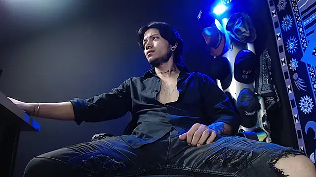 Dicaprioo  online show from March 2025 06:44:01 PM