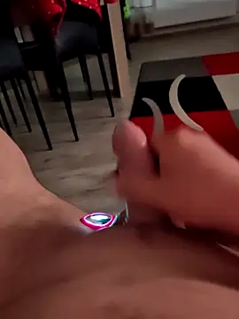 Szeltolo001 online show from March 2026 12:39:01 AM