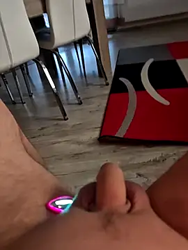 Szeltolo001 online show from April 2026 04:10:02 AM