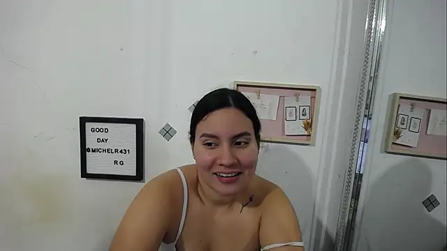 Mia  reys online show from October 2025 02:34:02 AM