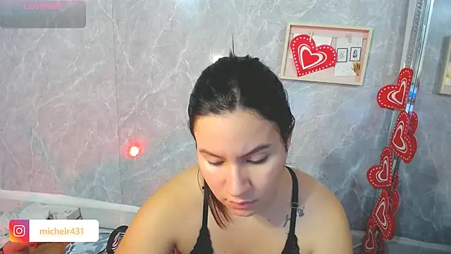 Mia  reys online show from February 2026 12:43:02 PM