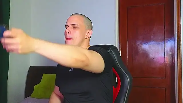 Snapshot of Regansmiths chatting on February 2025 04:42:01 AM Regansmiths online show from February 2025 04:42:01 AM