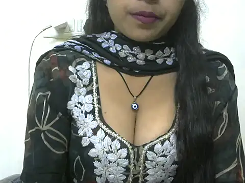 momo lov online show from October 2025 05:05:01 AM