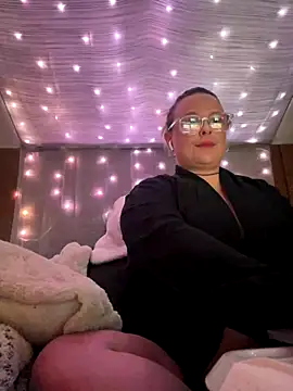 GinAnnTonic online show from December 2024 03:33:02 PM