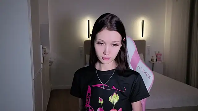 sweetiebones online show from July 2026 03:47:02 PM