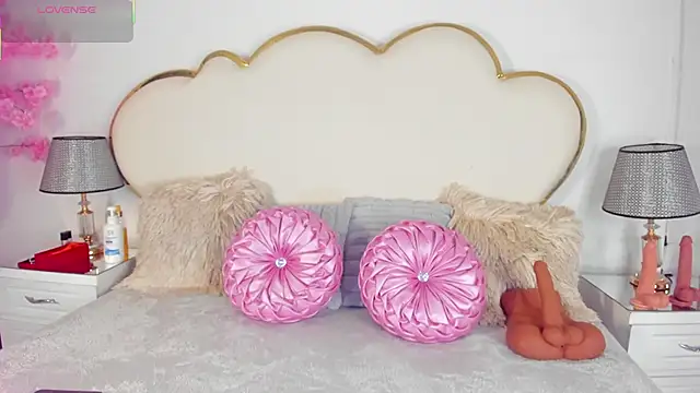 CahitlinBell online show from October 2025 05:41:02 AM