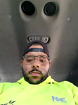 Snapshot of Dj-yefri-pauta chatting on May 2026 08:49:01 PM Dj-yefri-pauta online show from May 2026 08:49:01 PM