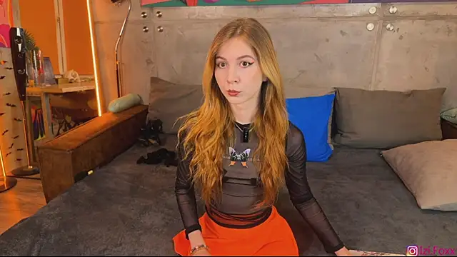 Snapshot of izi-fox chatting on October 2025 03:41:01 PM izi-fox online show from October 2025 03:41:01 PM