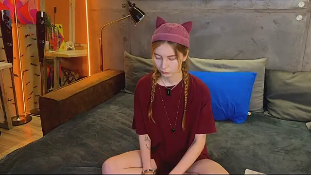 Snapshot of izi-fox chatting on October 2025 04:15:02 PM izi-fox online show from October 2025 04:15:02 PM