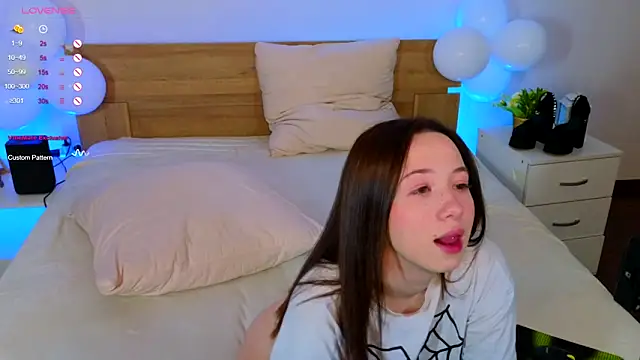 Hayle Hill online show from February 2025 05:00:01 AM