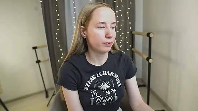 Cassie Kelman online show from December 2025 08:38:02 PM