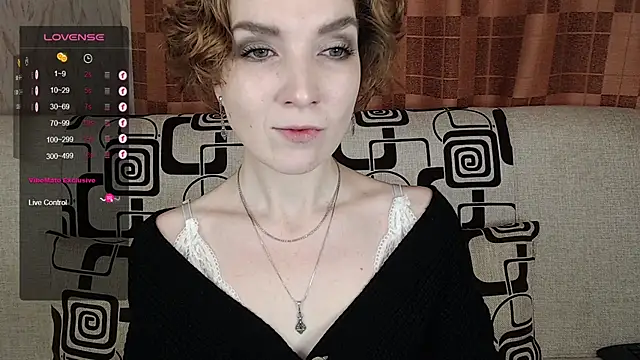 TinaWince online show from November 2025 04:48:02 AM