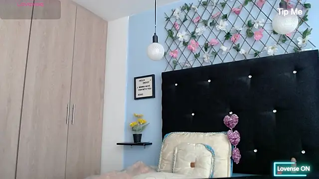 evatits 1 online show from March 2025 12:37:01 PM