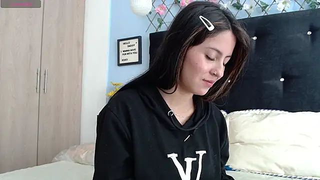 Snapshot of evatits_1 chatting on February 2026 02:10:01 PM evatits 1 online show from February 2026 02:10:01 PM