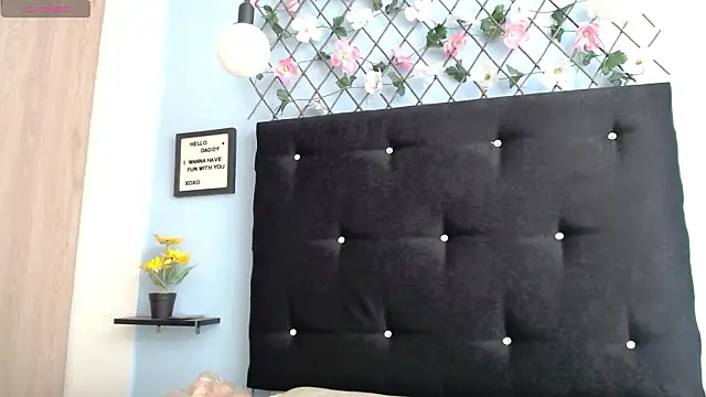 Snapshot of evatits_1 chatting on February 2026 01:33:02 PM evatits 1 online show from February 2026 01:33:02 PM