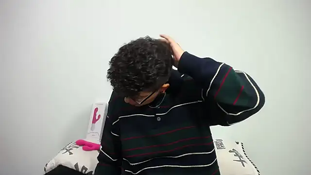 alex noa online show from February 2025 07:12:02 PM