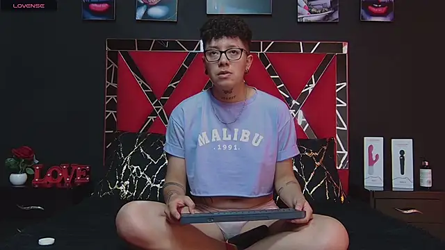 alex noa online show from March 2025 01:41:02 AM