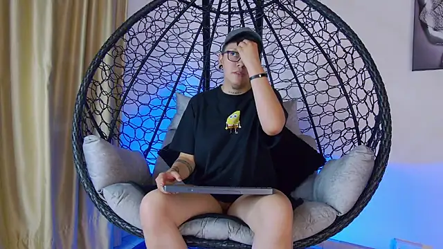 alex noa online show from April 2026 06:37:01 PM